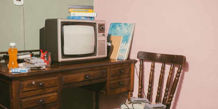 Como ligar um console de videogame antigo numa TV